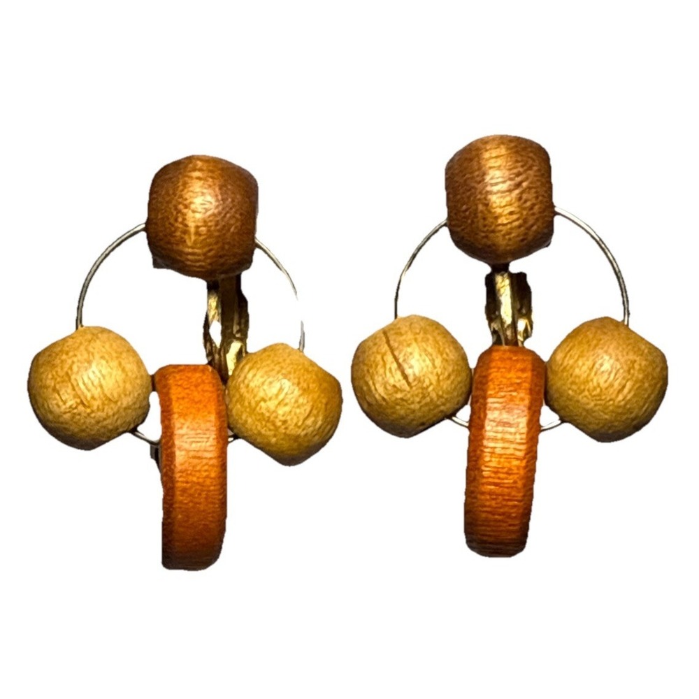 Vintage Wooden Bead Clip On Earrings J-11O